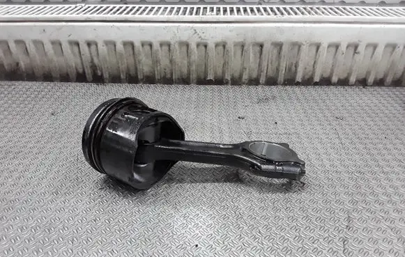 Mercedes-Benz Vito Viano W639 Piston 