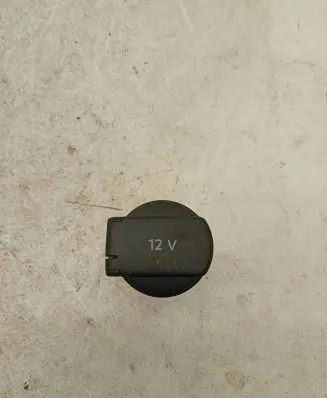 Volkswagen Touareg II 12 V Socket (rear) 