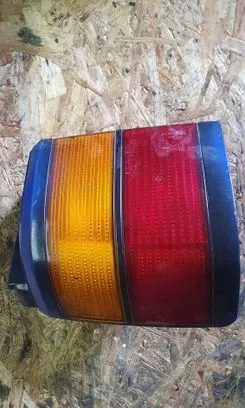 Volkswagen PASSAT B3 Rear/tail lights 333945111