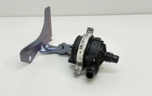 Mercedes-Benz C W205 Electric auxiliary coolant/water pump A2055015701 A0005003600