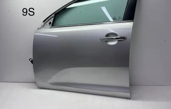 KIA Sportage Front door