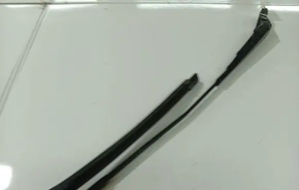 Skoda Roomster (5J) Front wiper blade arm 5J1955410B