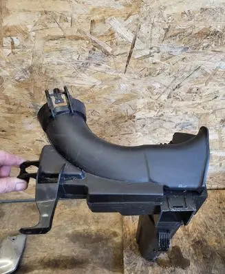 Intake resonator