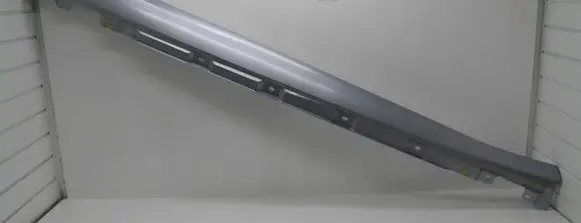 Mercedes-Benz R W251 Front sill (body part) 