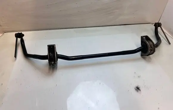 BMW 5 E60 E61 Sway bar bush bracket, front 6761591