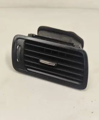 Volkswagen PASSAT B6 Dashboard side air vent grill/cover trim T002437511 P0108667