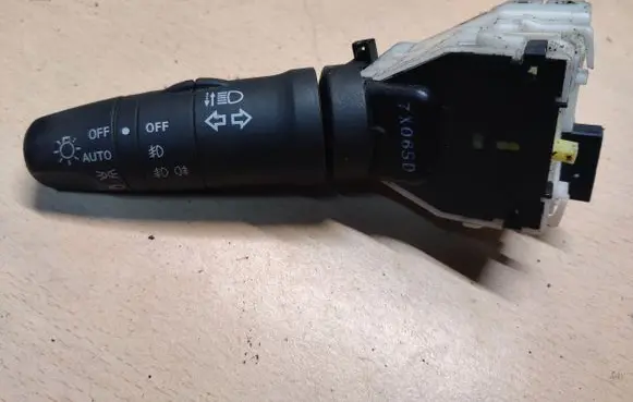 Nissan X-Trail T31 Indicator stalk 14425 7X06SD