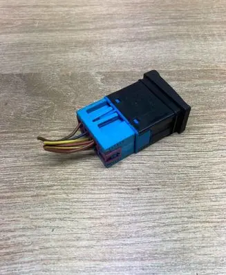 Audi A6 S6 C4 4A Headlight level height control switch 4A0941301 WITHPLUG