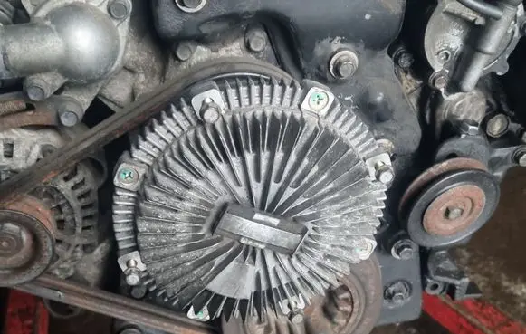 Mitsubishi Pajero Viscous fan clutch 