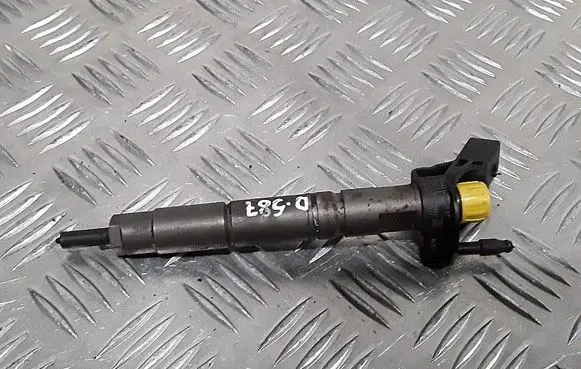 Mercedes-Benz E W211 Fuel injector a6420700587 0445115027