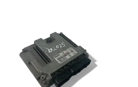 Toyota Yaris Engine control unit/module ECU 896610DP10 0281019995