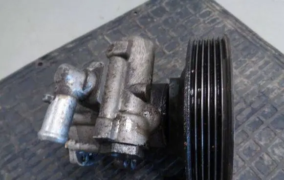 Alfa Romeo 156 Power steering pump 60665522