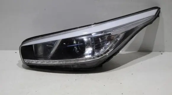 KIA Ceed Headlight/headlamp 92101A2260 L009A26U1ZQ