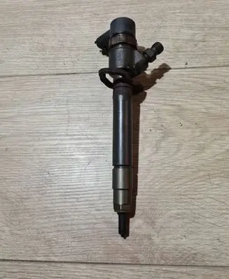 Volvo S80 Fuel injector 30777526 0445110296