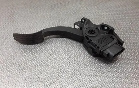 Volvo XC70 Accelerator throttle pedal 6G929F836BD 6PV00922001