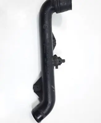 Volkswagen Golf III Intercooler hose/pipe 1H0145762AD 1H0145762AE