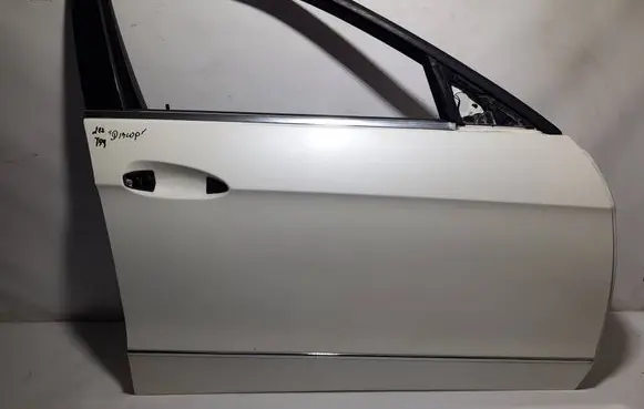 Mercedes-Benz E W212 Front door DRZWIPRWEW212799
