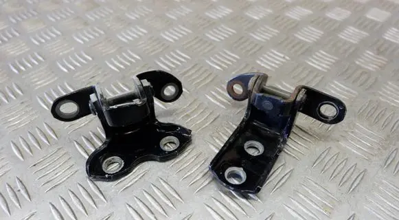 Toyota Prius (XW30) Rear door hinge set 6877052031 6875020121