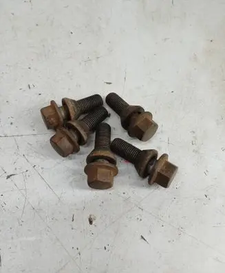 Volvo XC90 Nuts/bolts 