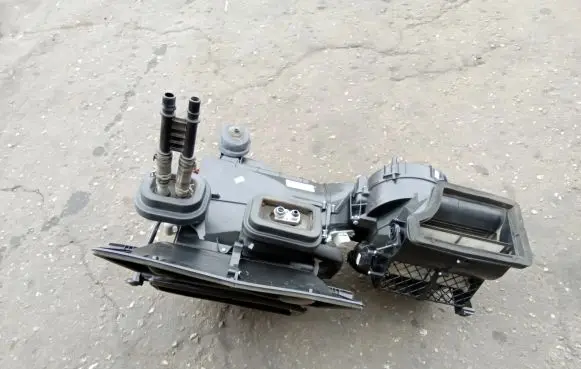 Interior heater climate box assembly