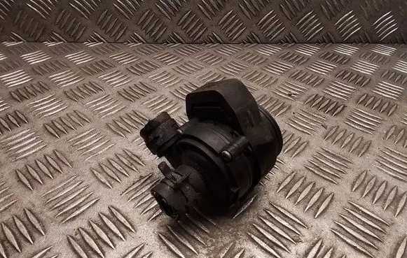 Mercedes-Benz E W212 Electric auxiliary coolant/water pump A2118350364 0392023000 A2118350028