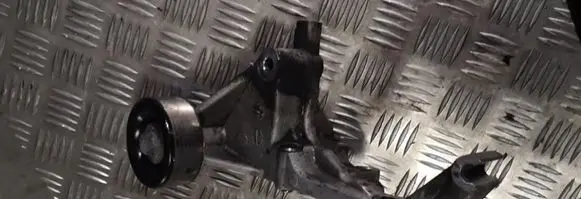 KIA Sorento Alternator belt tensioner 