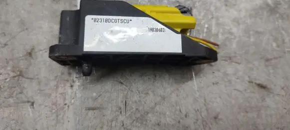 Volkswagen Golf IV Airbag deployment crash/impact sensor