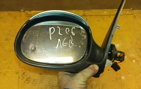 Peugeot 206 Front door electric wing mirror 