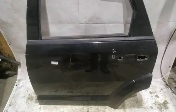 Fiat Freemont Rear door JUODOS