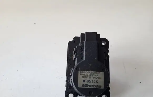 Mitsubishi ASX A/C air flow flap actuator/motor VHB3030005A