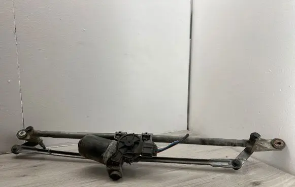 Land Rover Discovery 3 - LR3 Front wiper linkage and motor 23002925