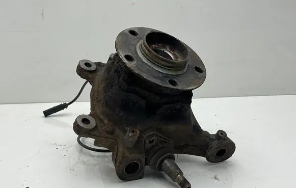 Front wheel hub