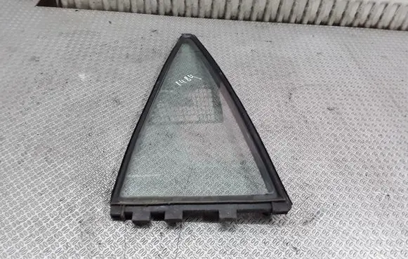 Toyota Corolla Verso E121 Rear vent window glass 