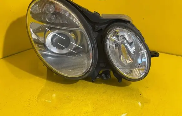 Mercedes-Benz E W210 Headlight/headlamp A2108200361