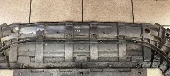 Volvo V40 Front bumper skid plate/under tray