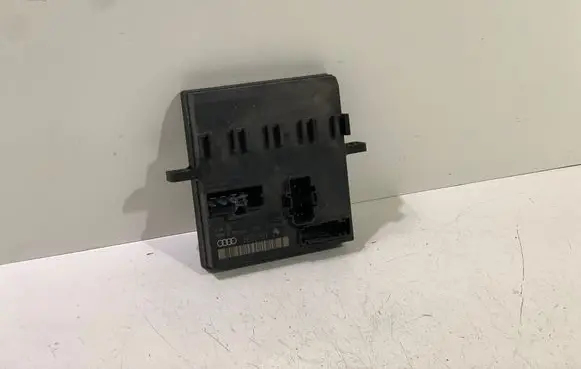 Audi A4 S4 B6 8E 8H Comfort/convenience module 8E0907279 00006947A8