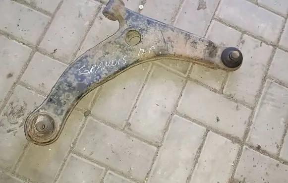 Mitsubishi Grandis Front lower control arm/wishbone