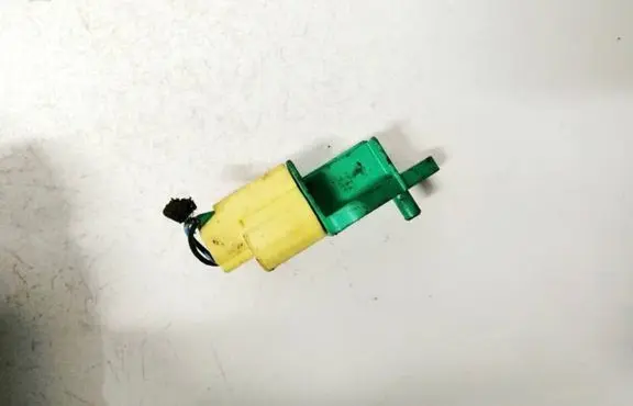 Volkswagen Golf V Airbag deployment crash/impact sensor 1K0909606c 5WK43544