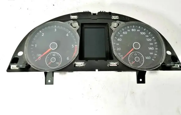 Volkswagen PASSAT B6 Speedometer (instrument cluster) 3C0920971R