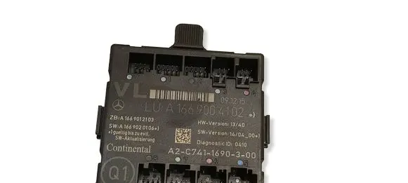 Mercedes-Benz CLA C117 X117 W117 Door control unit/module A1669004102