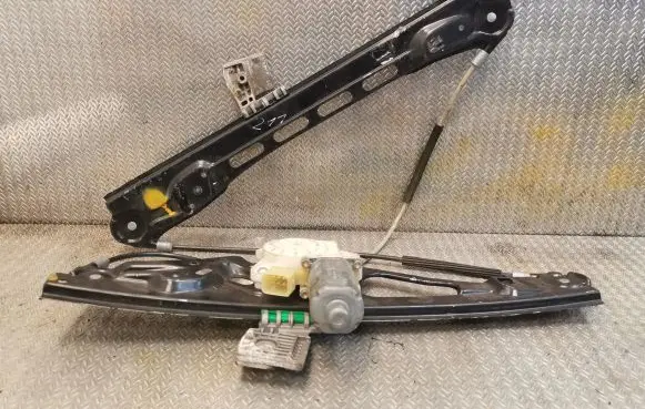 Mercedes-Benz E W211 Front door electric window regulator 2117200146