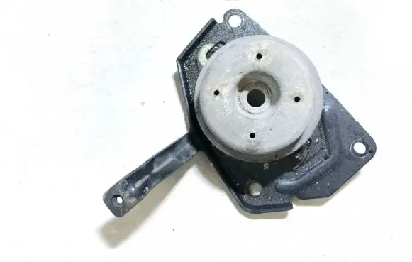 Peugeot 307 Engine mount bracket