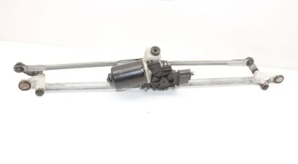 Land Rover Discovery 4 - LR4 Front wiper linkage and motor