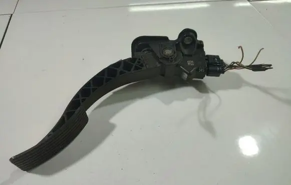 Chrysler Sebring (JS) Accelerator throttle pedal 0489158AB