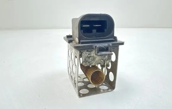 Nissan Qashqai Coolant fan relay 8200045082