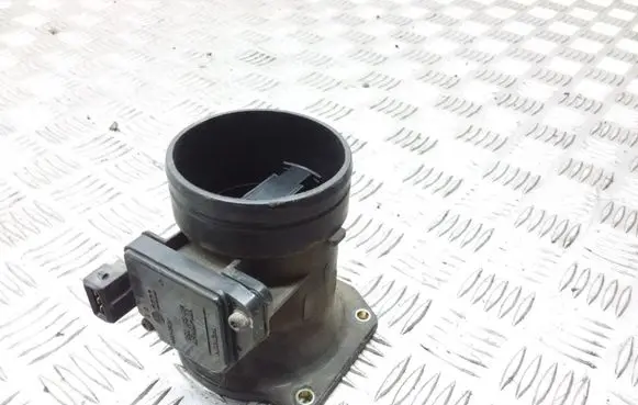 Audi A4 S4 B5 8D Mass air flow meter 058133471