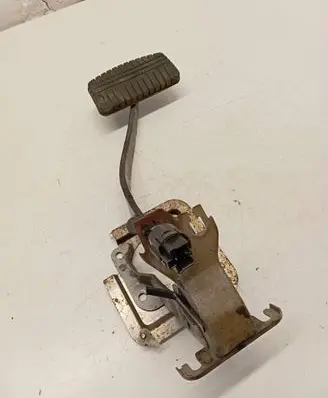 Volkswagen Transporter - Caravelle T5 Brake pedal 