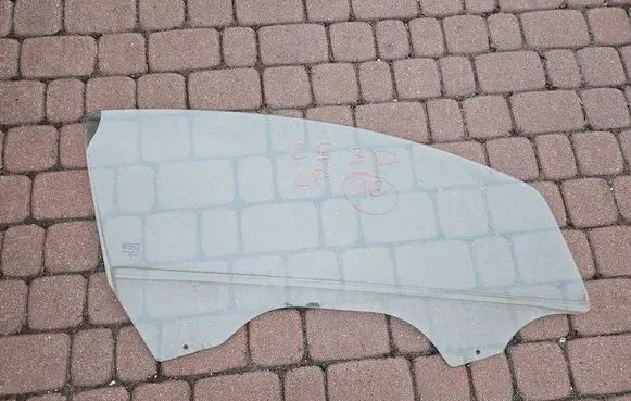 Opel Corsa E Front door window glass four-door