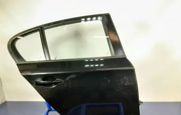 BMW 1 E82 E88 Rear door
