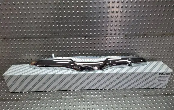 Fiat 500 Trunk door license plate light bar S26337873 0735516207